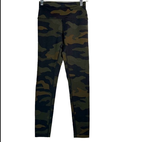 Victoria's Secret PINK Camouflage Ultimate Leggings Full Length Sz Small - Picture 1 of 5